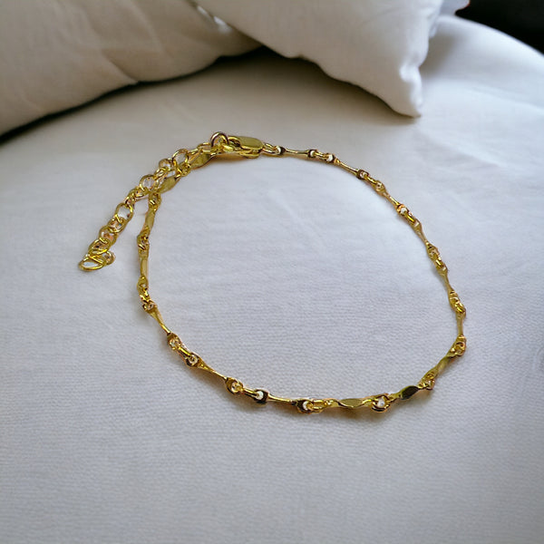 14kt Gold Fill Dapped Bar Bracelet