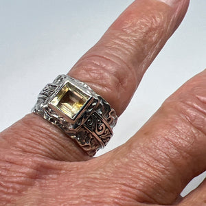 The Sovereign Scroll Ring