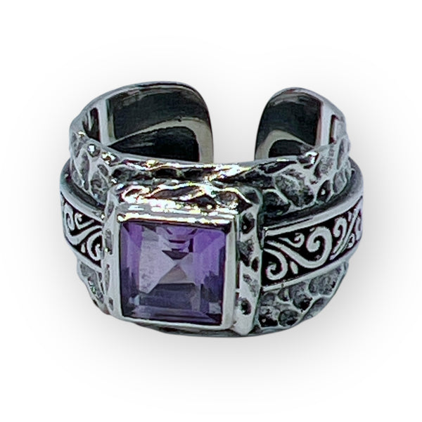 The Sovereign Scroll Ring