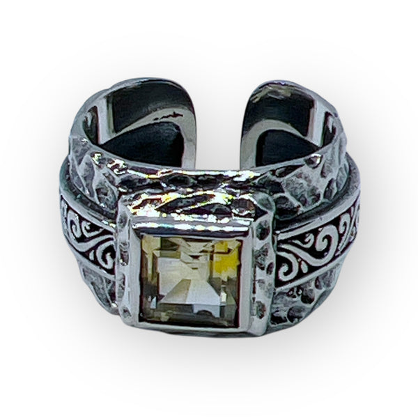 The Sovereign Scroll Ring