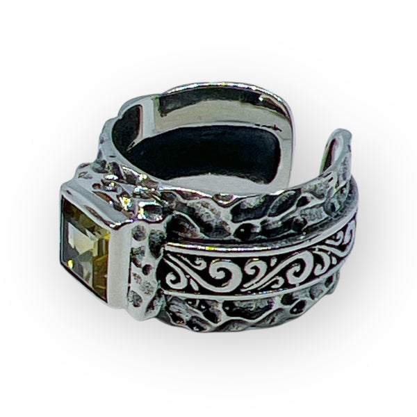 The Sovereign Scroll Ring
