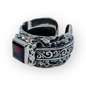 The Sovereign Scroll Ring