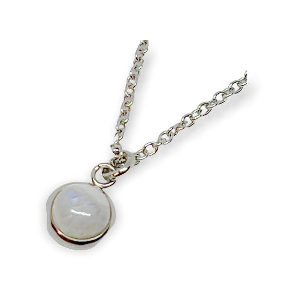 Simple Natural Design Round Gemstone Pendant Necklace